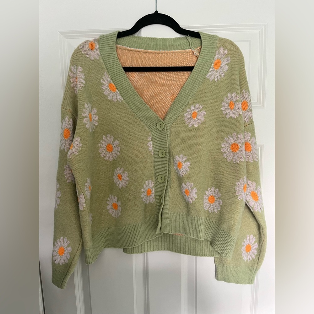 Green floral print sweater